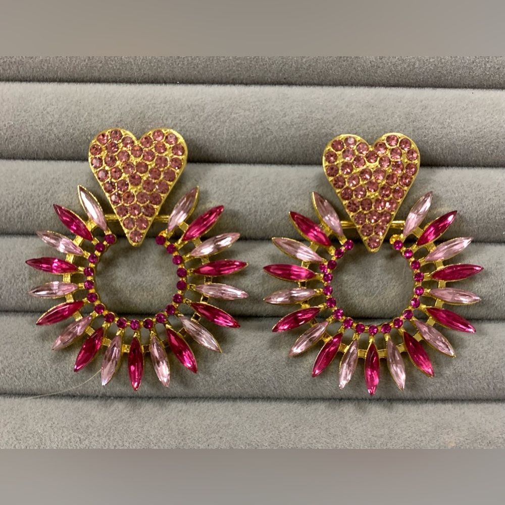 💗 Heart Sunburst Stud Earrings - Picture 6 of 10